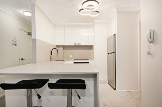 216/35 Palm Avenue, Surfers Paradise, Qld 4217