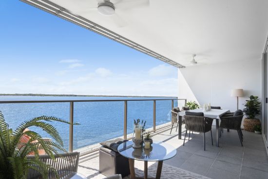 26303 Ephraim Island, Paradise Point, Qld 4216