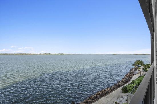 26304 Ephraim Island, Paradise Point, Qld 4216