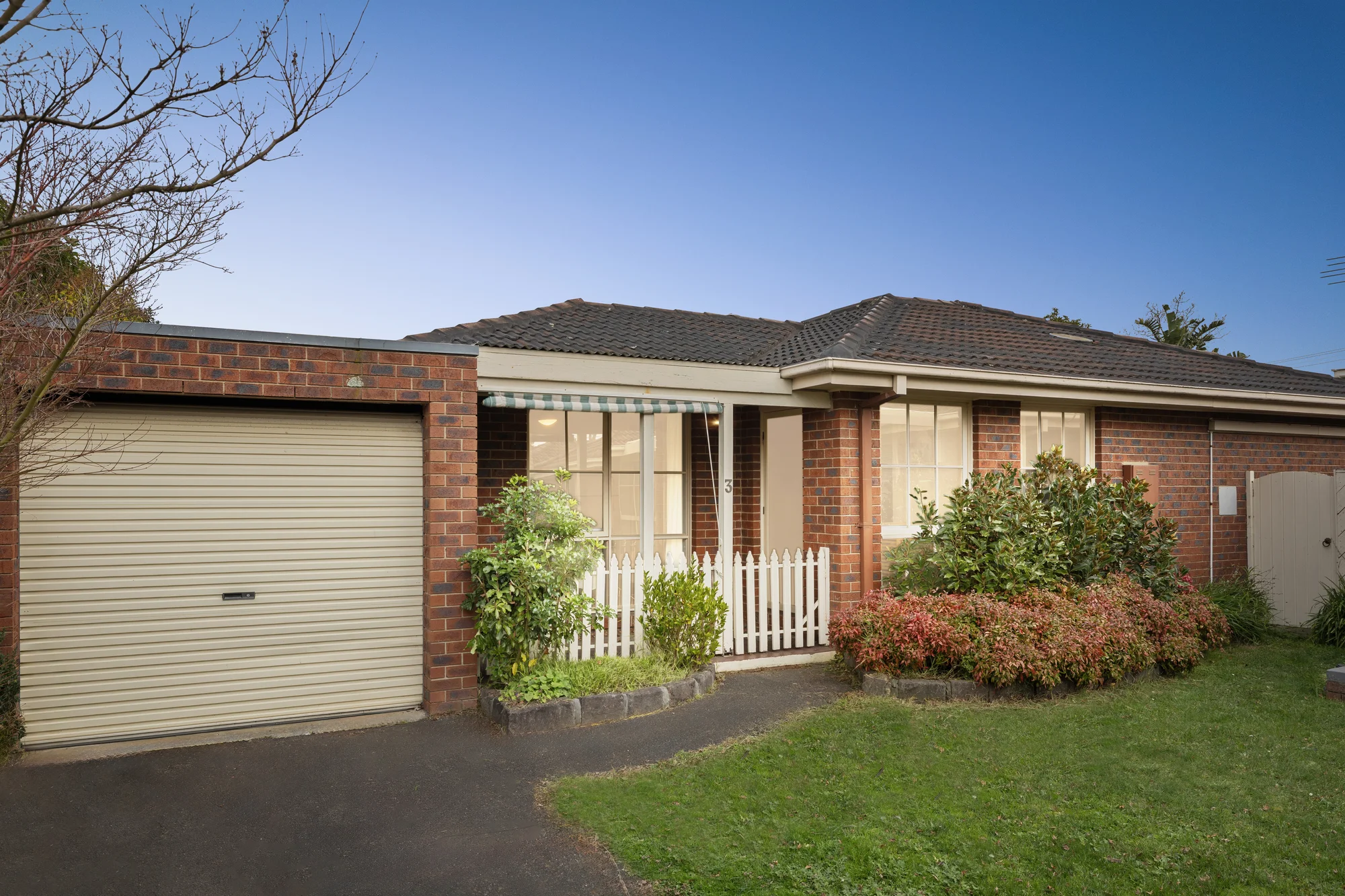 3/4 Acacia Grove, Glen Waverley, Vic 3150