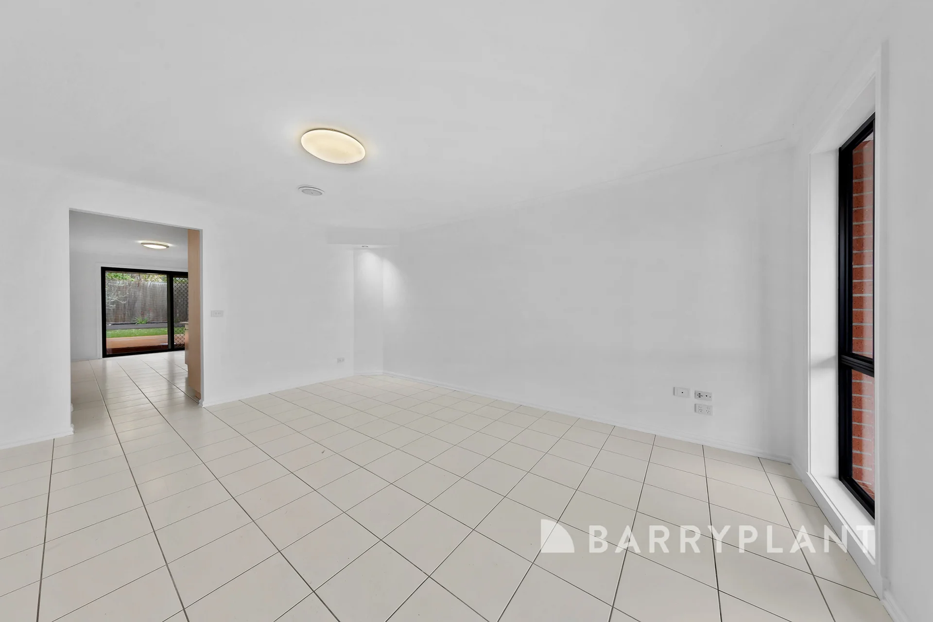 3/7 Topaz Place, St Albans, Vic 3021