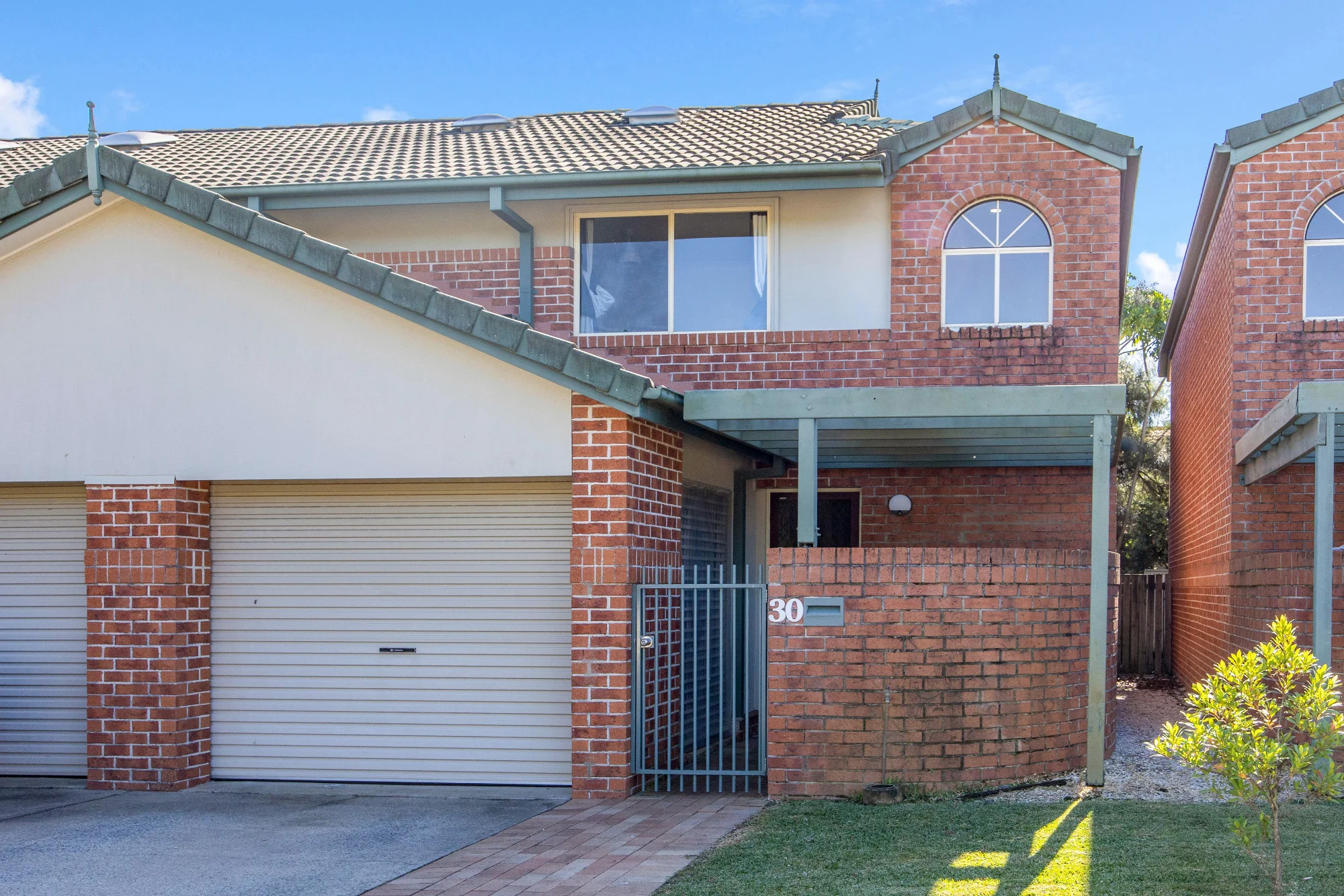 30/7 Santa Cruz Blvd, Clear Island Waters, Qld 4226