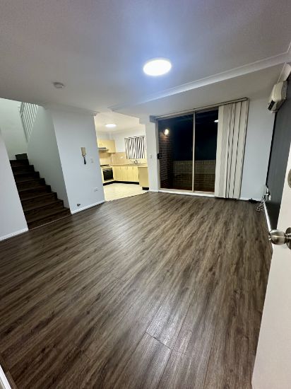 33/100 Terminus Street, Liverpool, NSW 2170