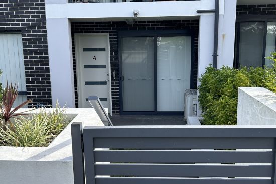 4/127a Lindesay Street, Campbelltown, NSW 2560