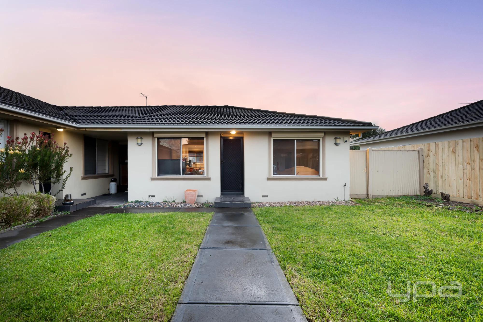 4/27 Broadmeadows Road, Tullamarine, Vic 3043