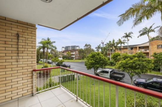 4/4 Allara Avenue, Palm Beach, Qld 4221