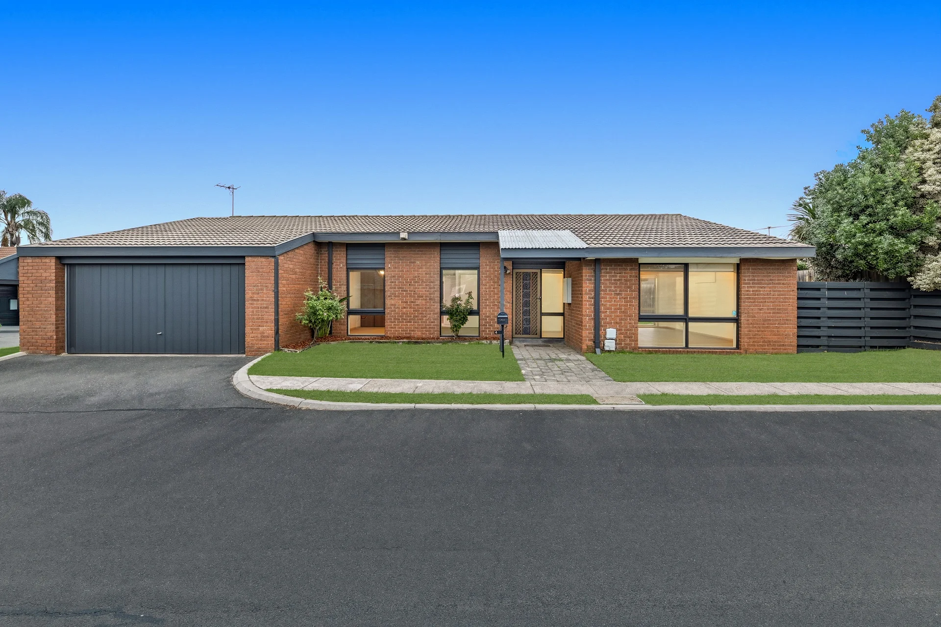 4 Oakwood Drive, Keysborough, Vic 3173