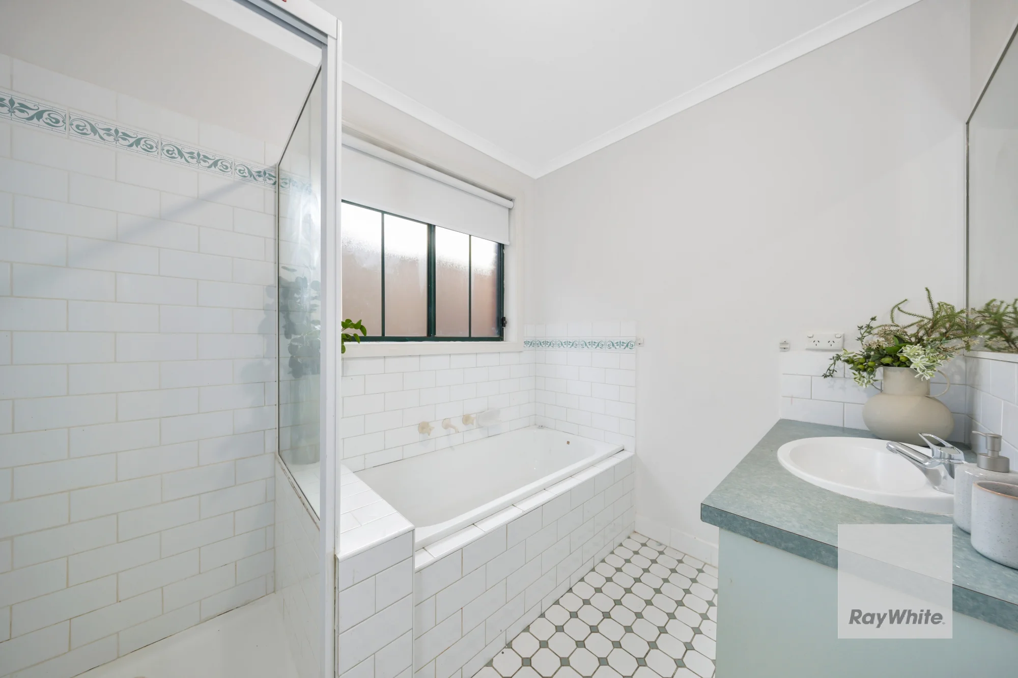 44B Chris Court, Hillside, Vic 3037