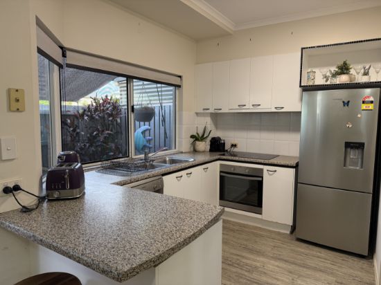 6/64 Charles Street, Manunda, Qld 4870