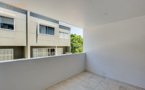 8/158 Norman Ave, Norman Park, Qld 4170