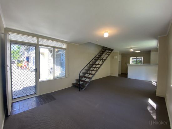 8/34 Labrador Street, Labrador, Qld 4215