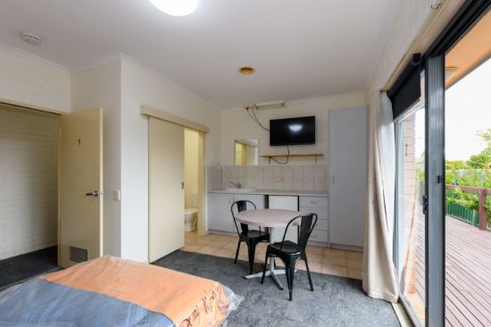 Room 1/122 Beach Street, Frankston, Vic 3199
