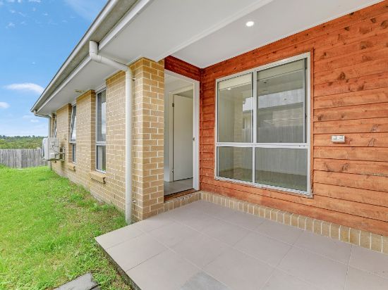 Unit 2/12 Holroyd St, Brassall, Qld 4305