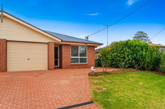 Unit 2/76 Platz Street, Darling Heights, Qld 4350