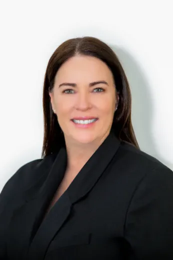 Amanda Urquhart - Real Estate Agent at Iconic Realty Group