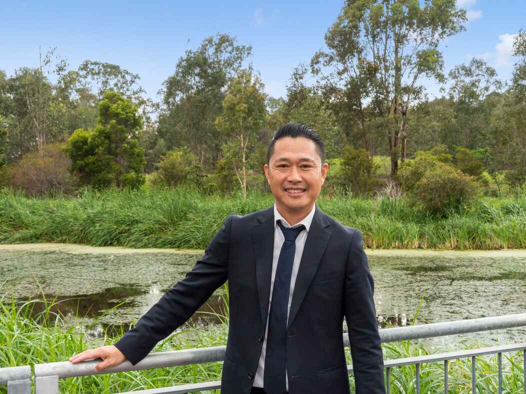 Tommy  Tchan - Real Estate Agent
