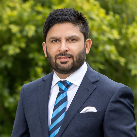 Vanny Bains  Real Estate Agent