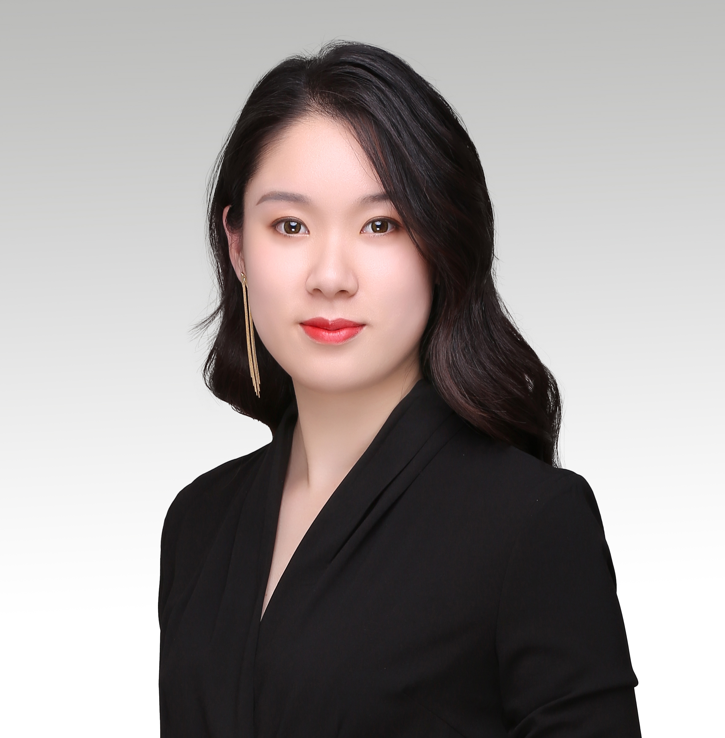 Veronica Cao Real Estate Agent