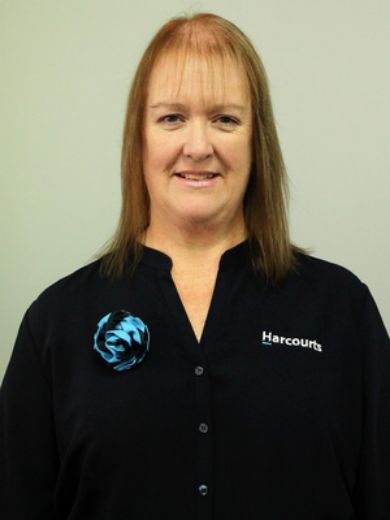 Vicki Bradshaw - Real Estate Agent at Harcourts West Coast