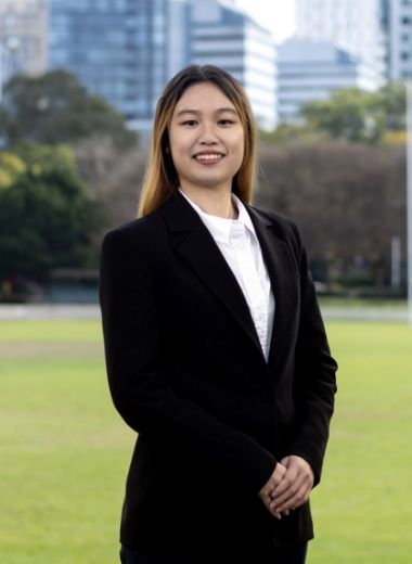 Victoria Fang - Real Estate Agent at Ray White AY Realty Chatswood