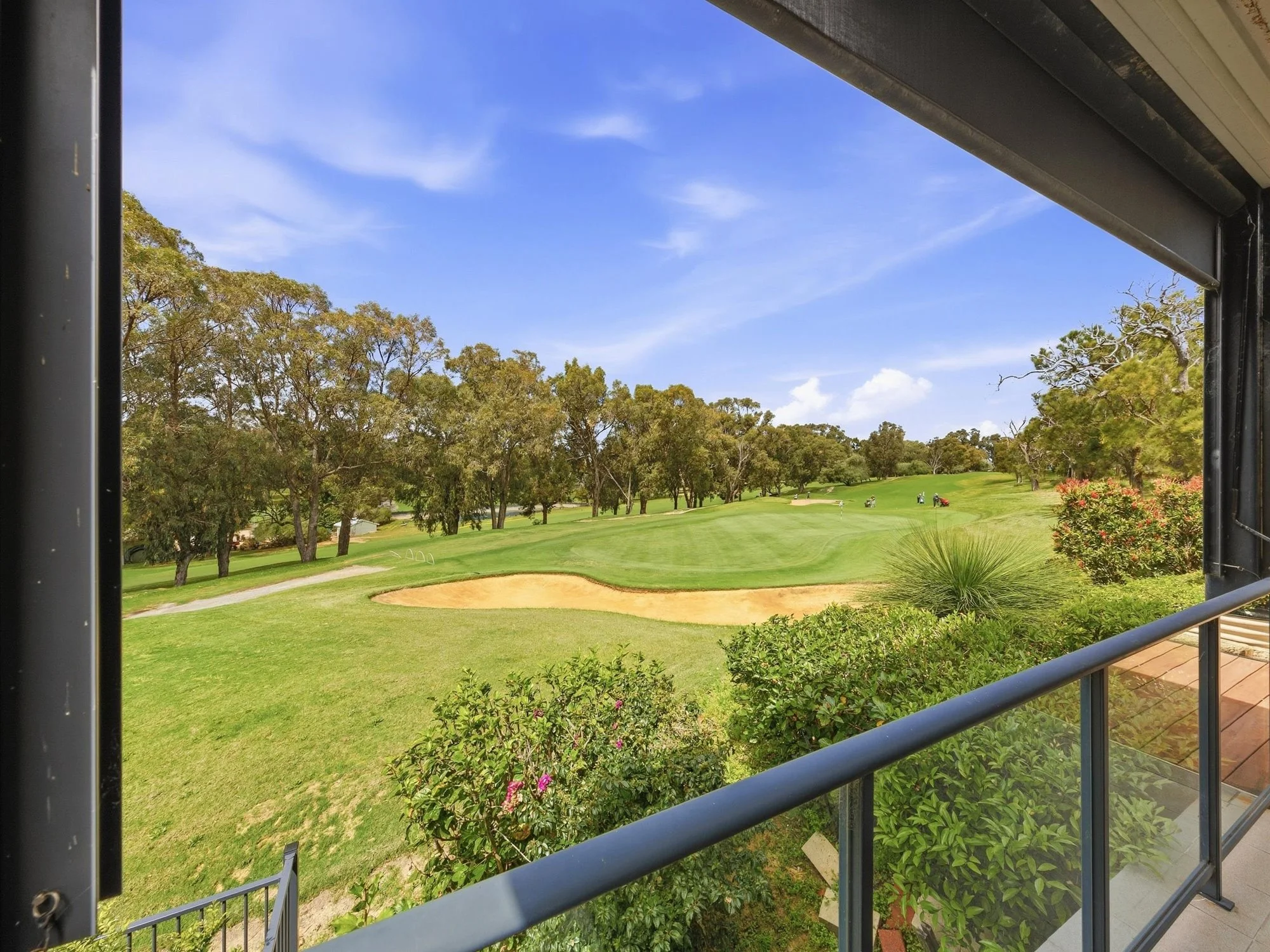 5 Golfers Retreat, Halls Head, WA 6210