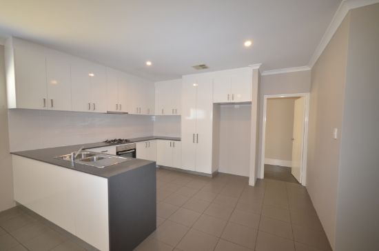 8B Duke St, Bentley, WA 6102
