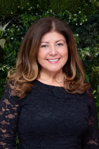 Veronica Perez - Real Estate Agent