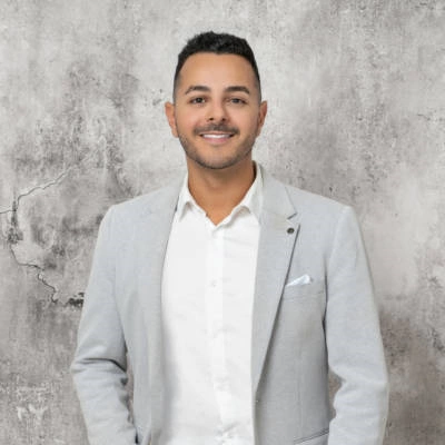 Jonny Georgy - Real Estate Agent