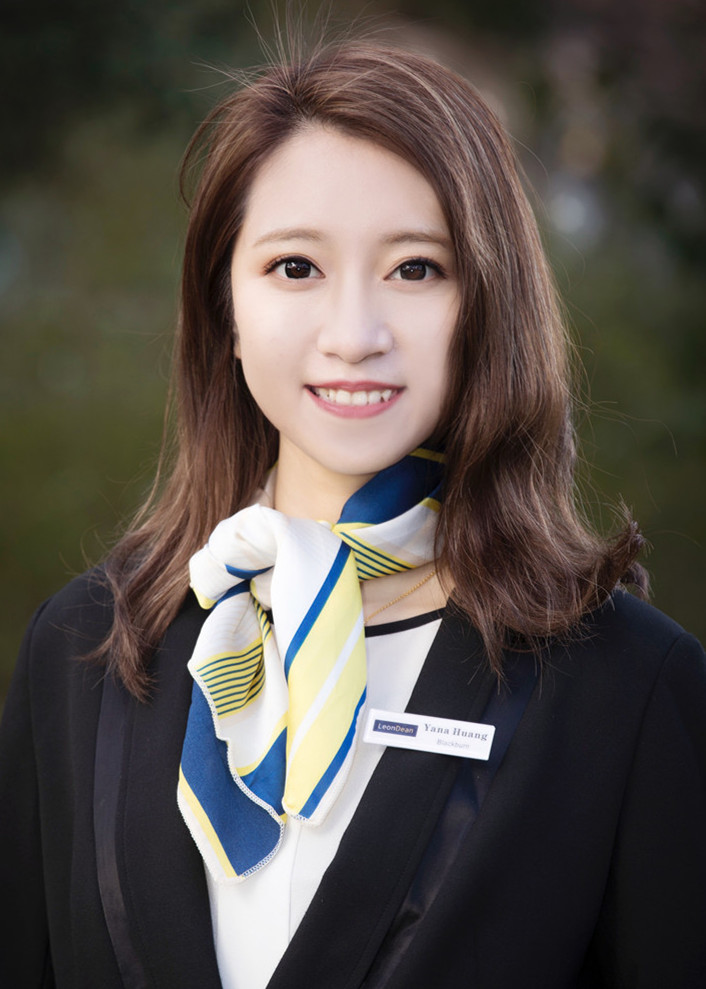 Yana Huang  Real Estate Agent