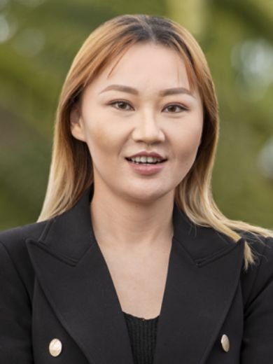 Yang Wang - Real Estate Agent at Barry Plant Whitehorse