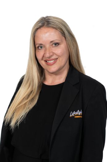 Zoe Paul - Real Estate Agent at Lifestyle Communities - South Melbourne