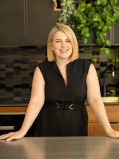 Zali Reynolds - Real Estate Agent