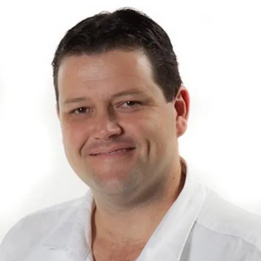 Robert Higgins - Real Estate Agent at LJ Hooker Darwin -   NT