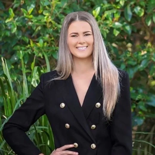 Ashleigh Hansom - Real Estate Agent at LJ Hooker - Cannon Hill