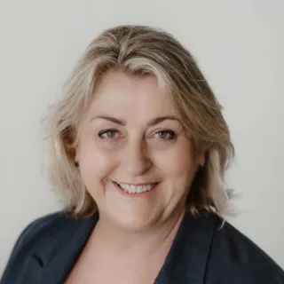Helen Povey - Real Estate Agent