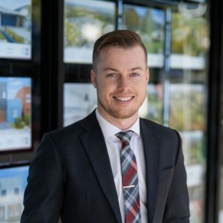 Hunter Maxwell - Real Estate Agent