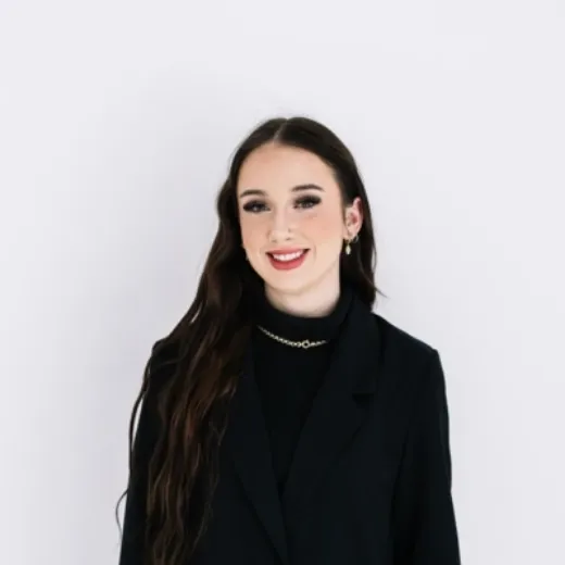 Maya OBrien - Real Estate Agent at LJ Hooker Lake Macquarie - TORONTO
