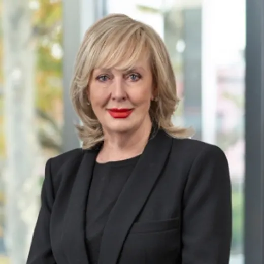 Suzie Farrell - Real Estate Agent at Woodards - ELSTERNWICK