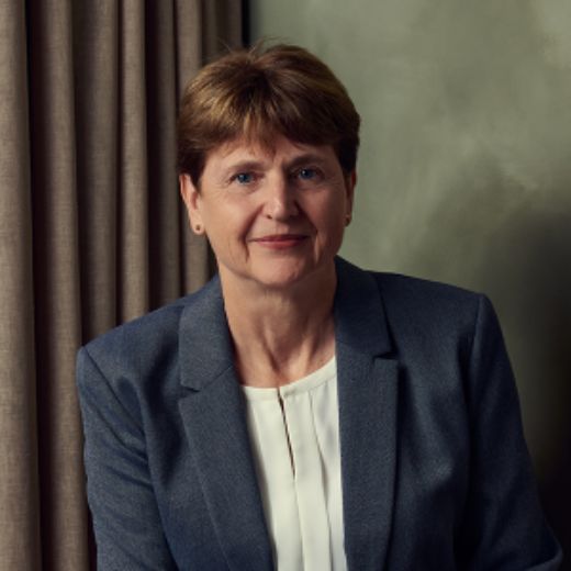 Vivian Hughes - Real Estate Agent at Woodards Real Estate Carnegie