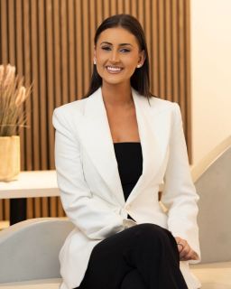 Lauren Mahon - Real Estate Agent