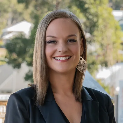 Stephanie Darwen - Real Estate Agent at Ray White - Dapto & Horsley
