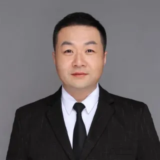 Daniel Liu - Real Estate Agent
