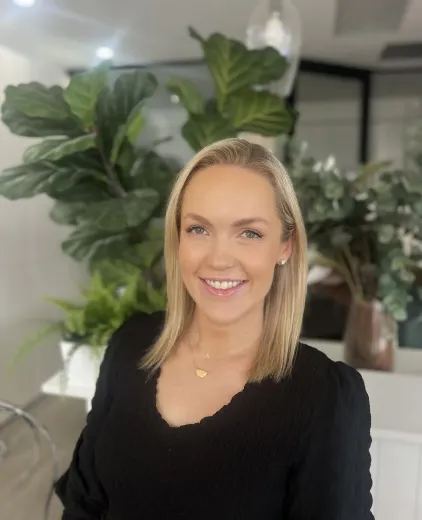 Nessie Allen - Real Estate Agent at Select Property Sydney