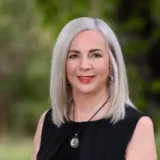 Vicki Deller - Real Estate Agent From - Ray White Rockhampton