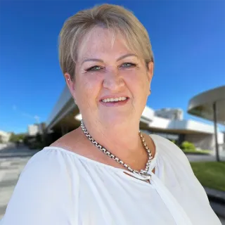 Lyn  Armit - Real Estate Agent