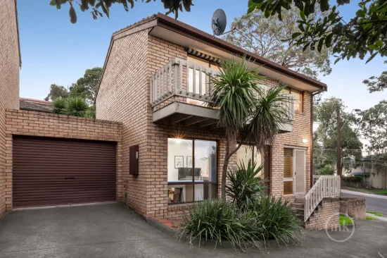 A Front Row Position For Greensborough Living!