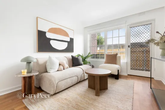 Light, bright living on the village edge