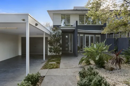 Family-Sized Oasis with Rooftop Terrace