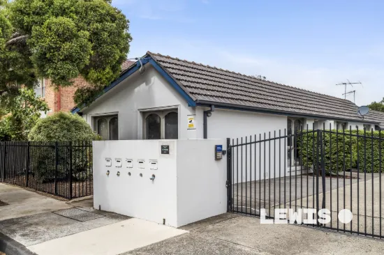 Effortless Living Steps from Parks, Cafés & Transport