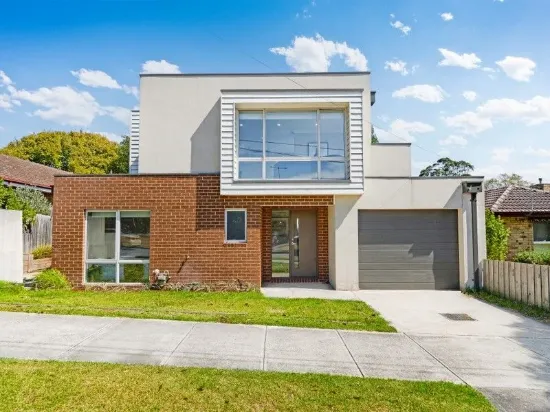 UNBEATABLE LOCATION - WALK TO EVERYTHING!